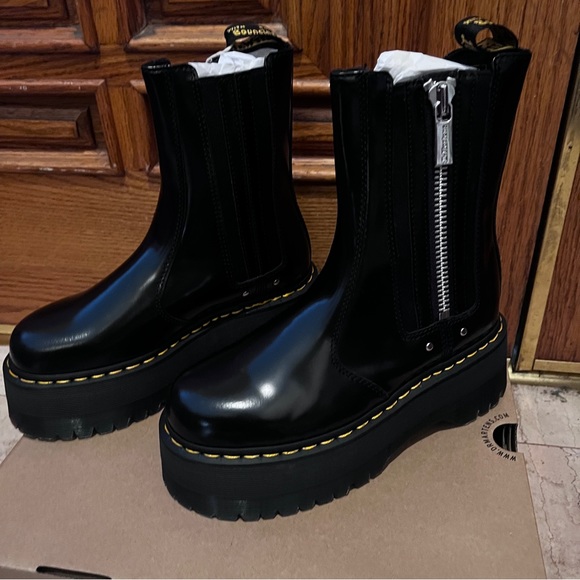 Dr. Marten 2976 Max Boot in Black Leather - Picture 7 of 10